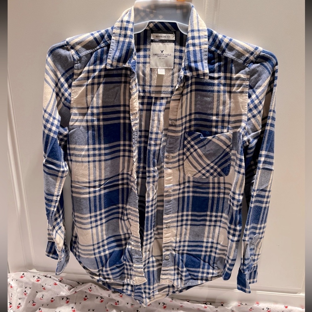 American Eagle Boyfriend Fit Blue white plaid shirt